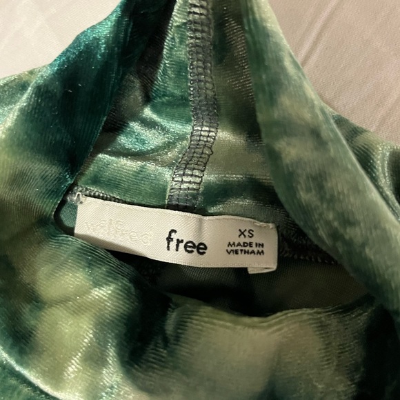 Wilfred free Velvet turtleneck - Picture 2 of 2
